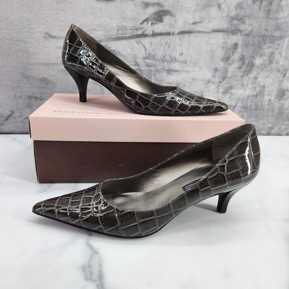 Bandolino Women Gray Glossy Crocodile Pattern Heels 8.5 Pointed Toe original box